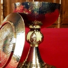 Chalice et paten ; design Dom Paul Le Corre ; realization La Croix