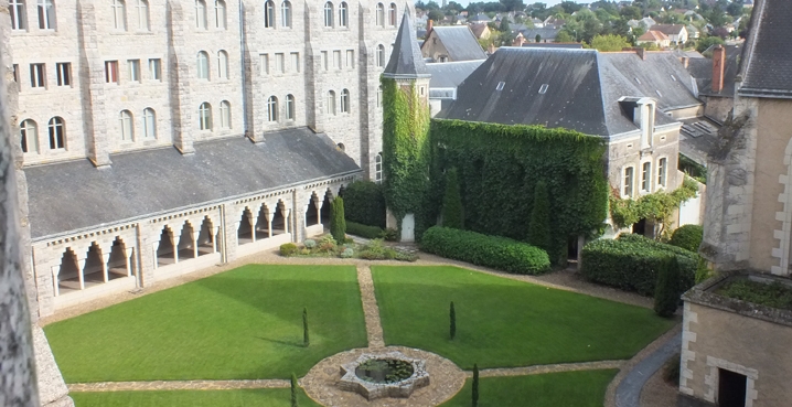 large cloister solesmes